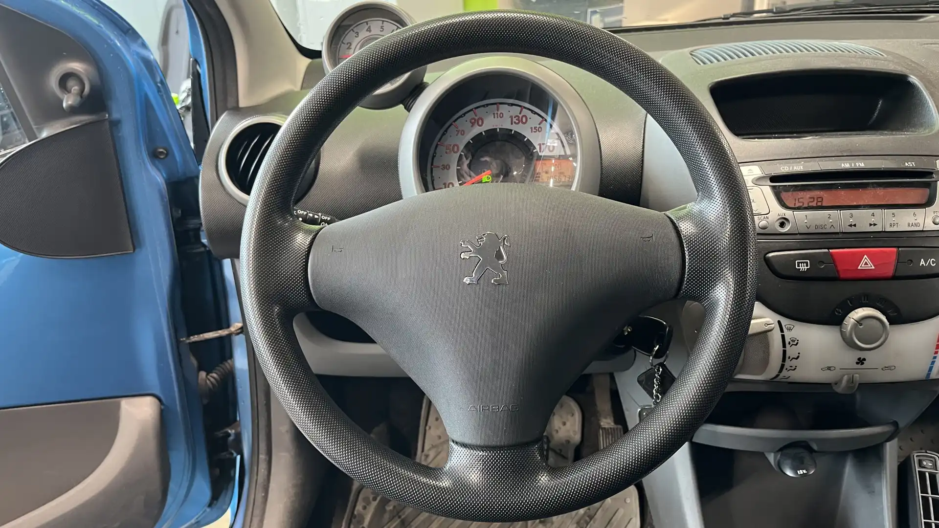 car-image