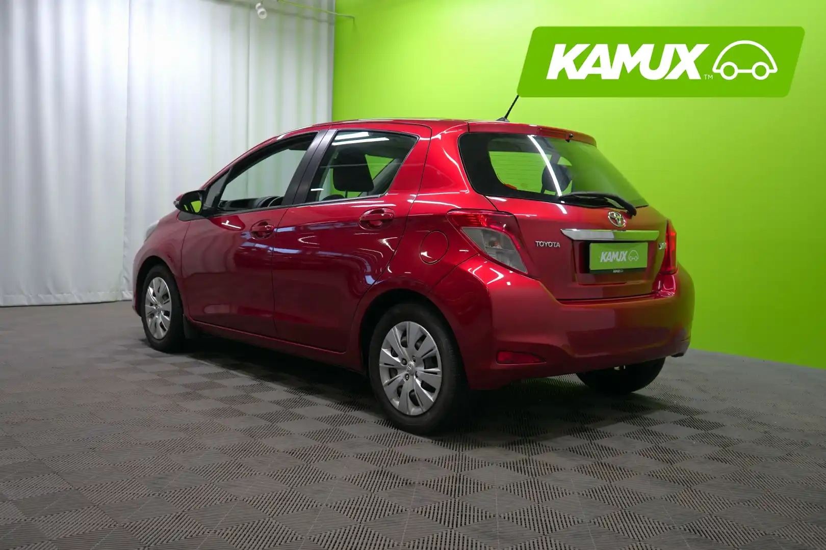 car-image
