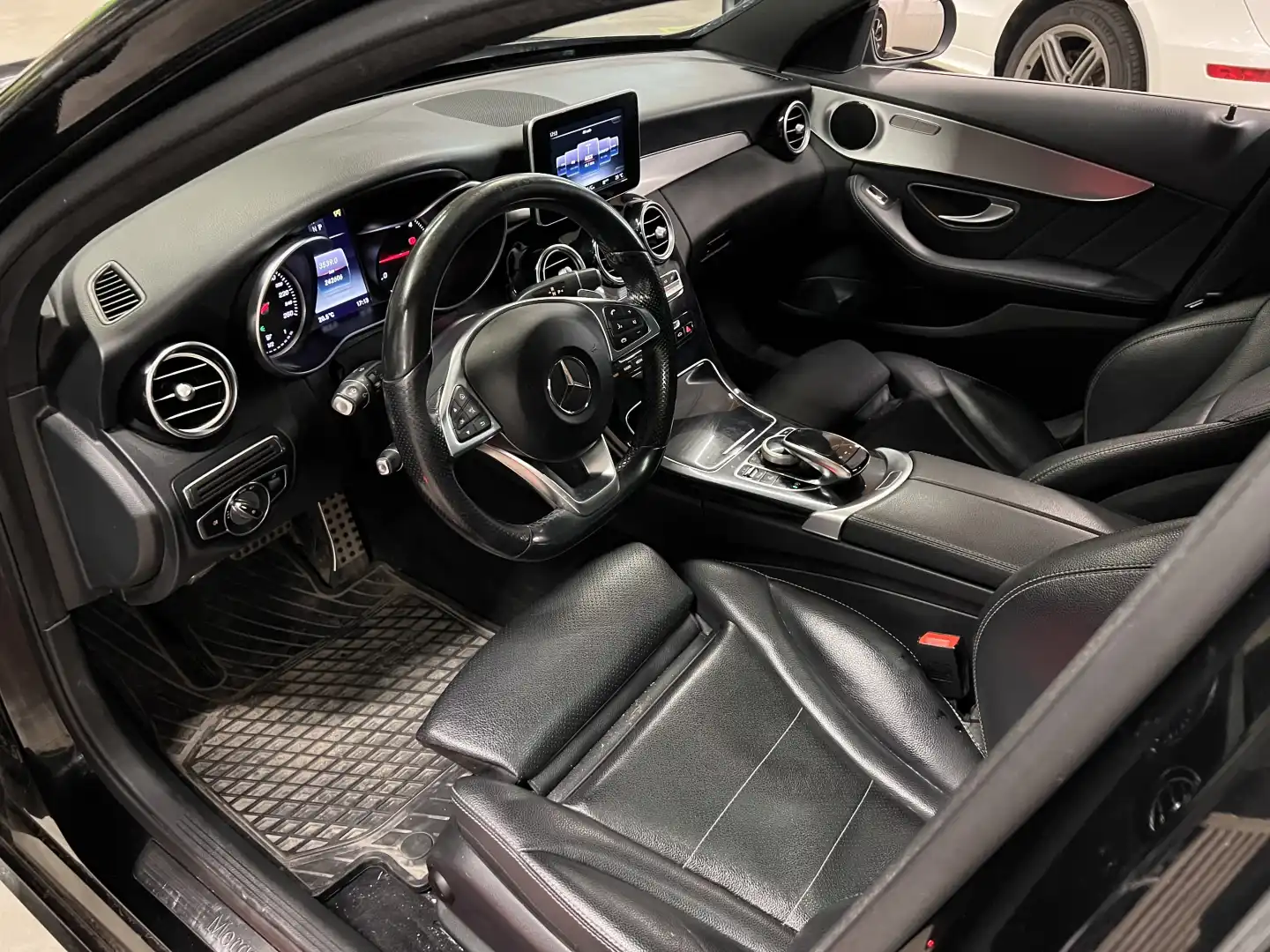 car-image