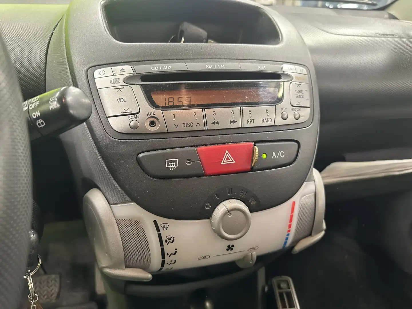 car-image