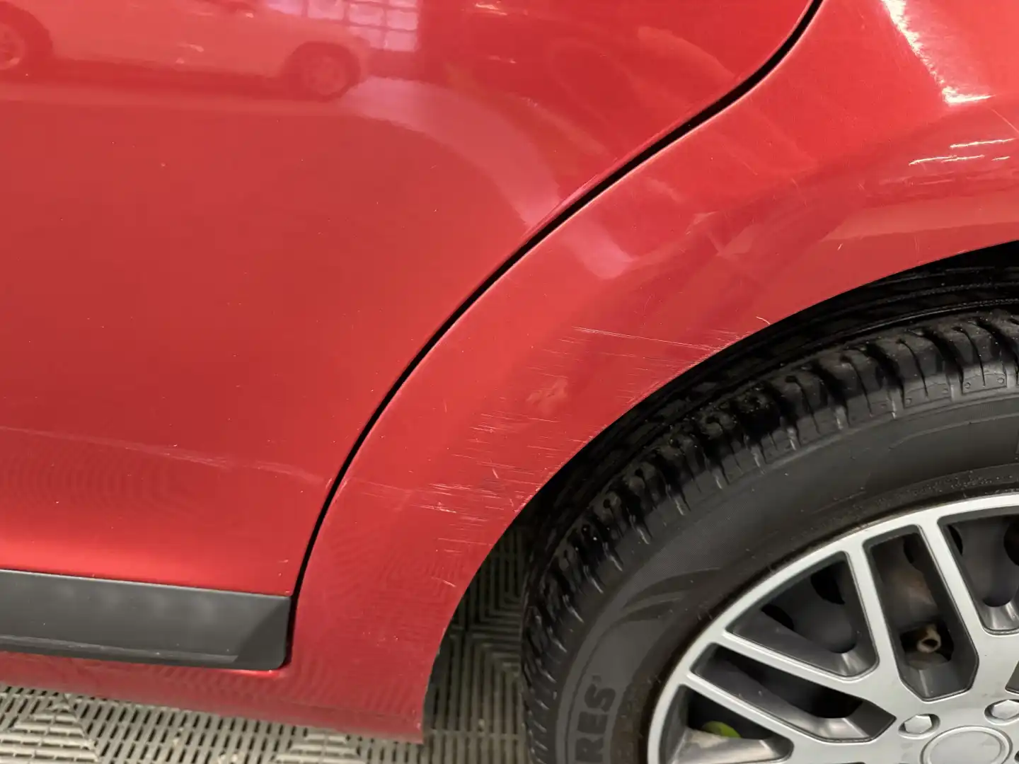 car-image