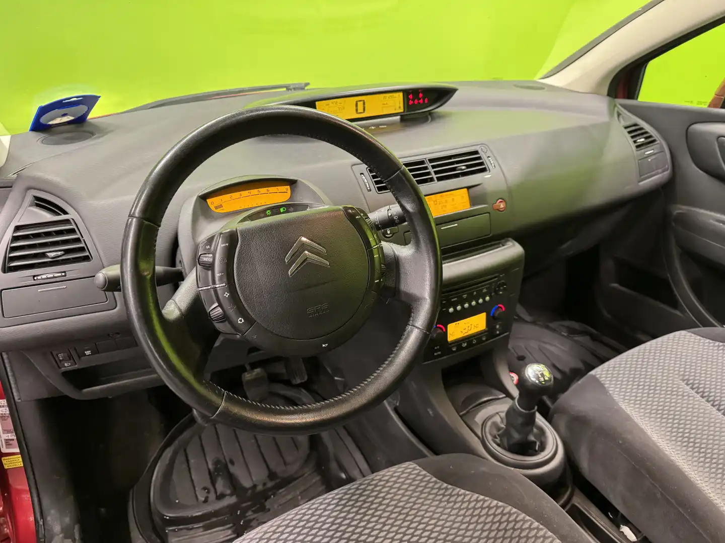 car-image