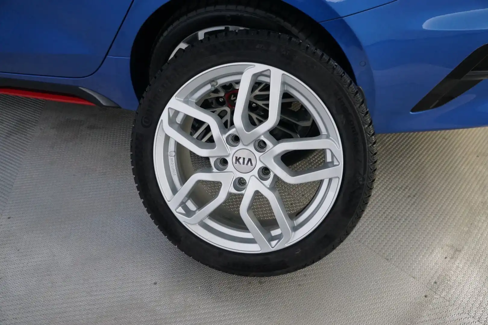 car-image