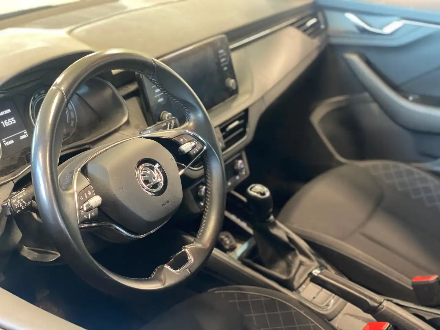 car-image