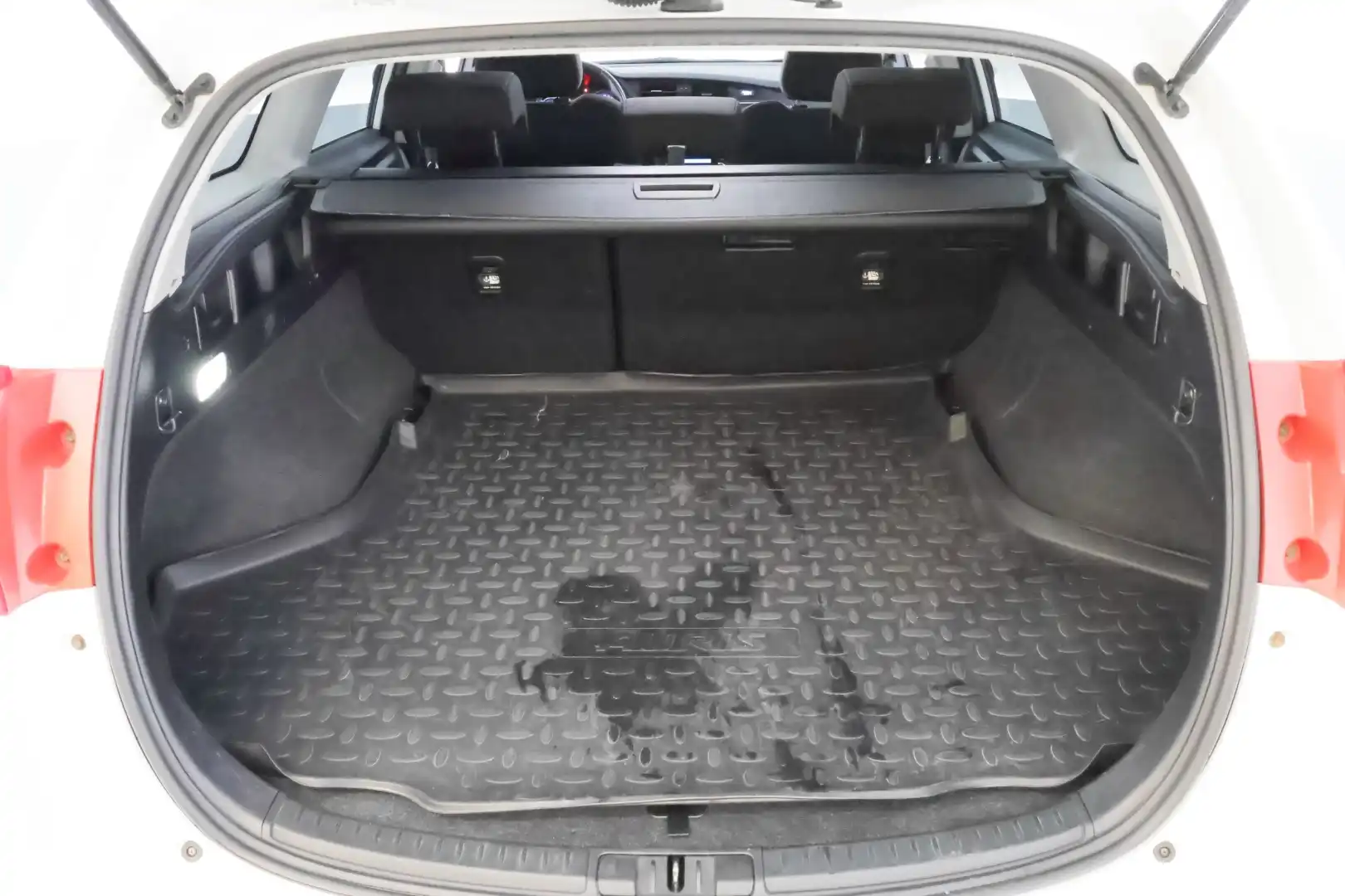 car-image