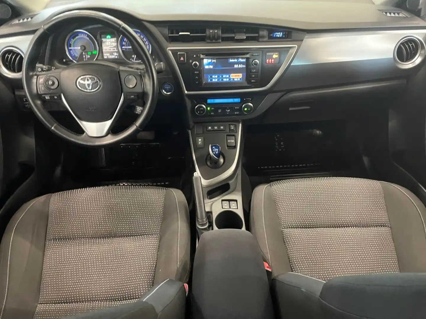 car-image