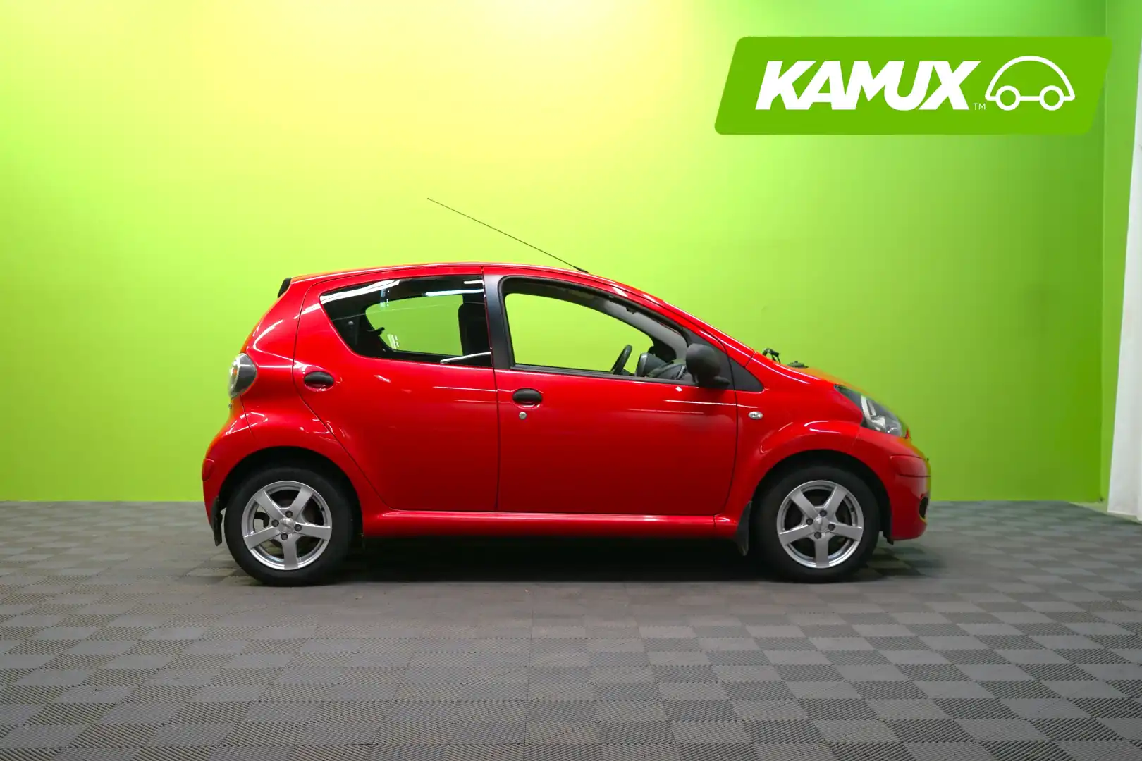 car-image