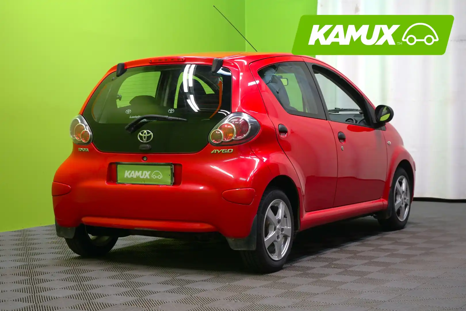 car-image