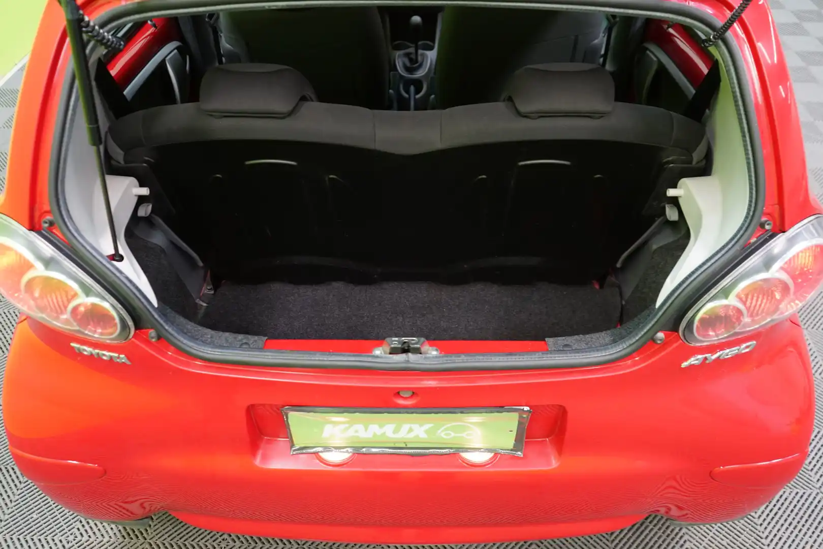 car-image