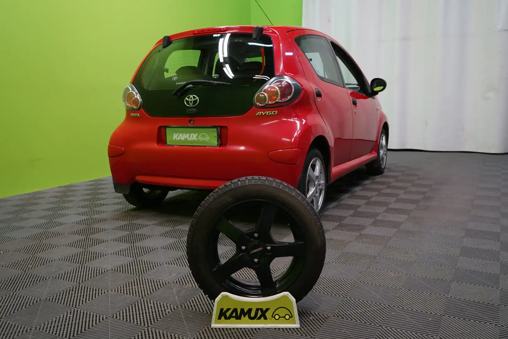 car-image
