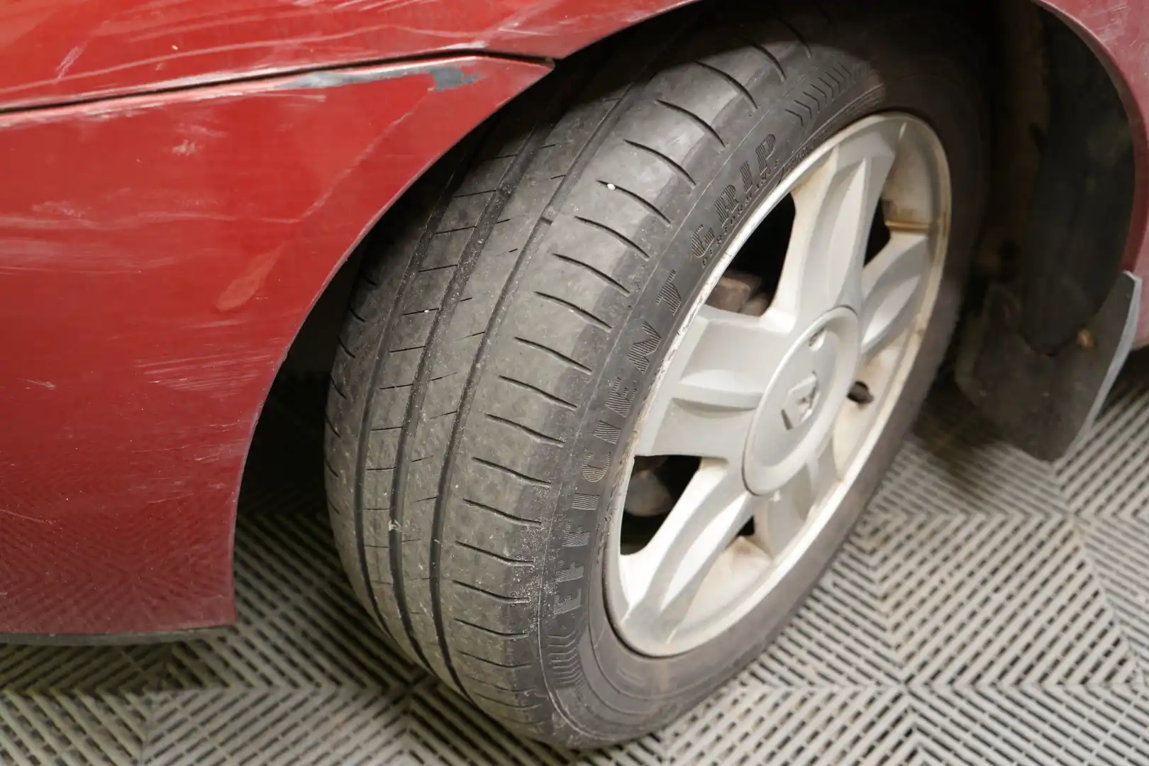 car-image