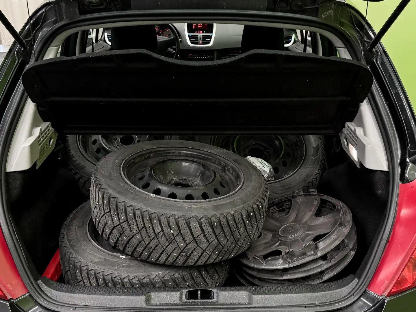 car-image