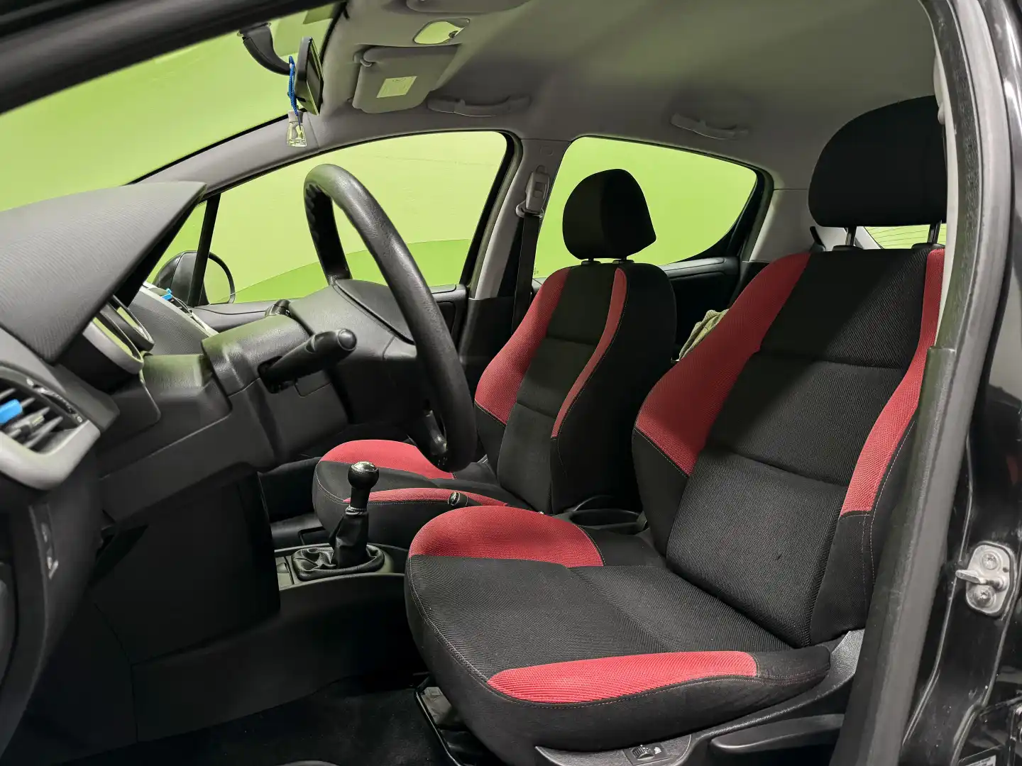 car-image