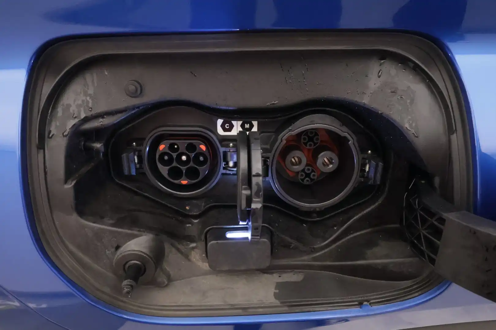 car-image