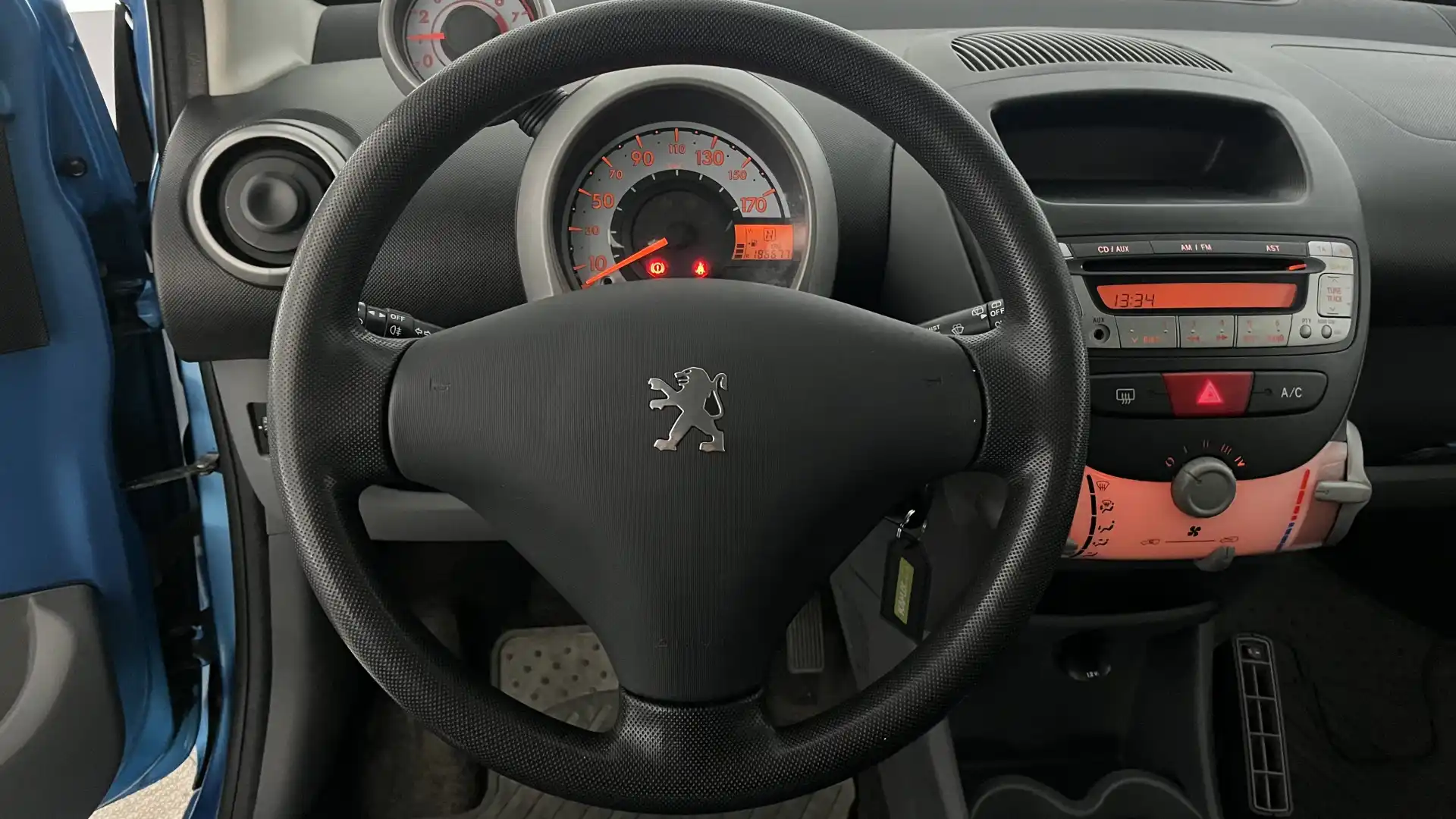 car-image