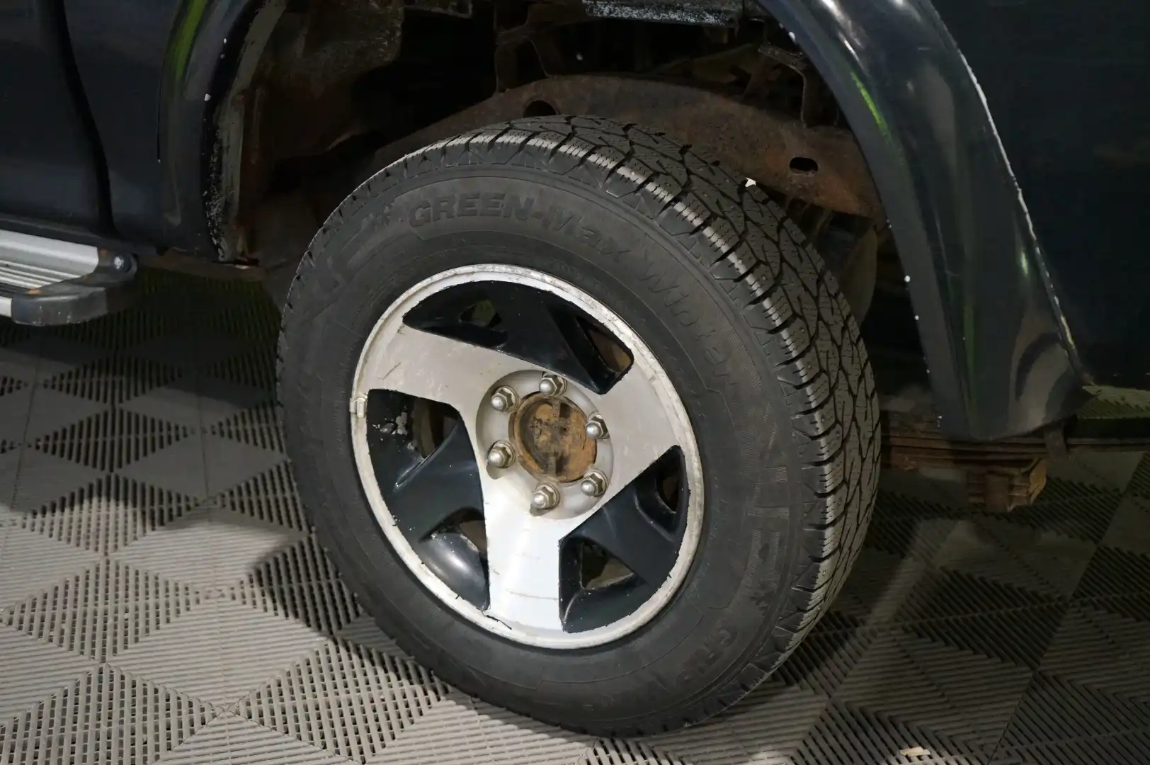 car-image