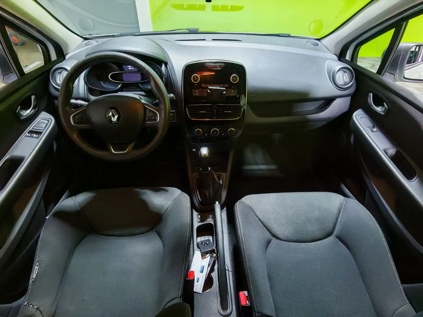 car-image