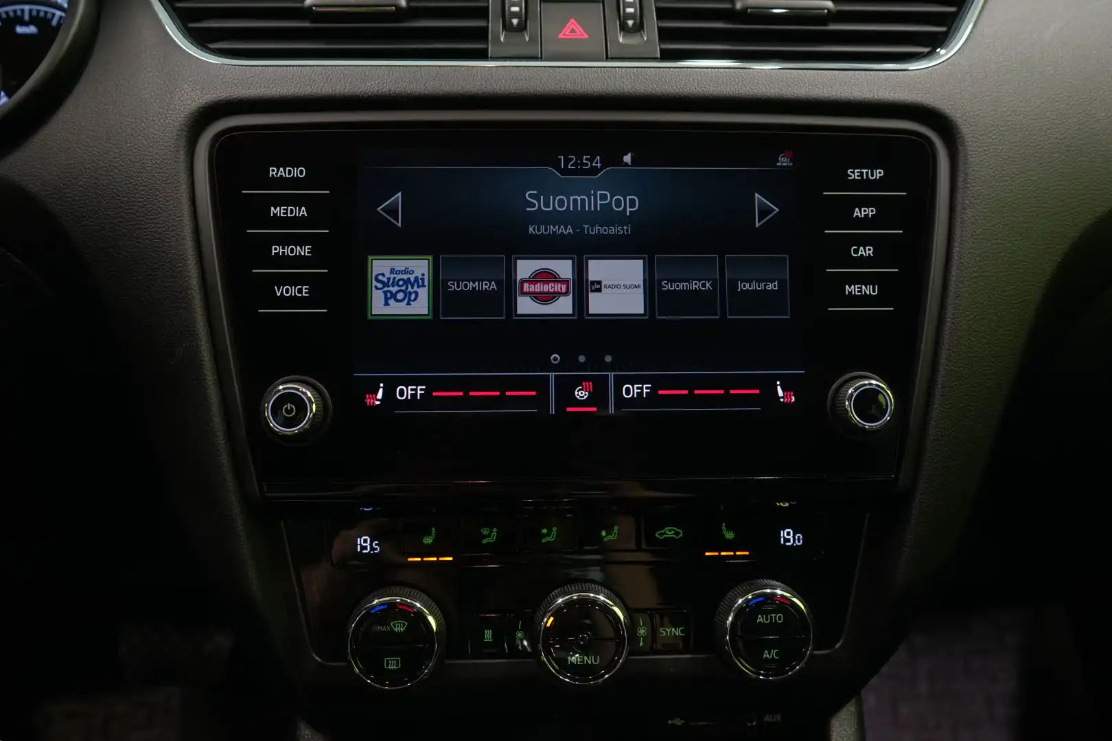 car-image