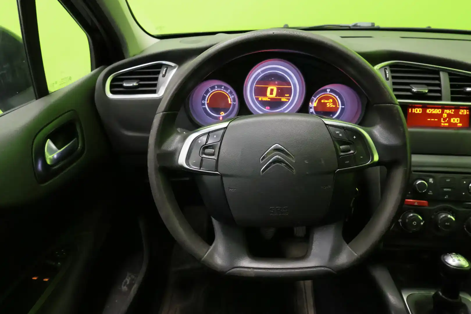 car-image