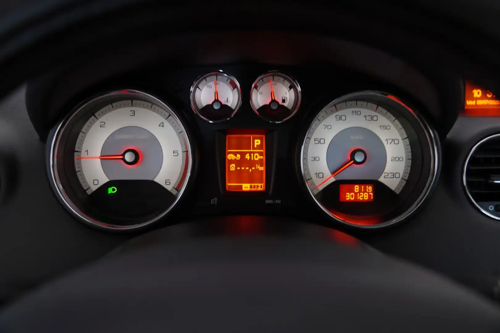 car-image