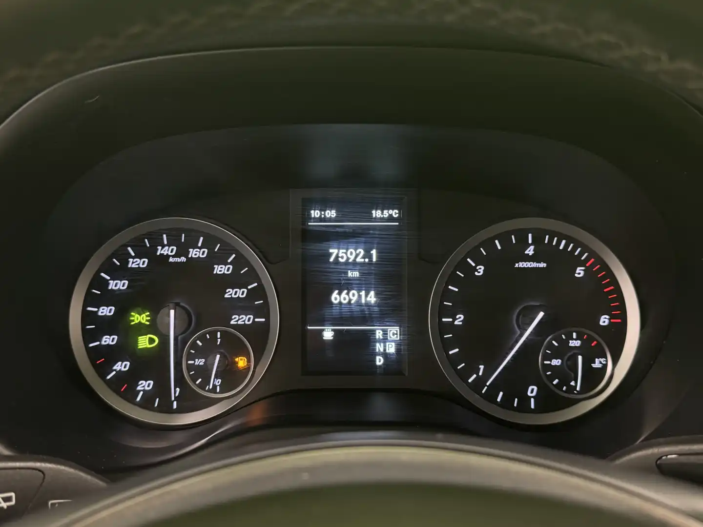 car-image
