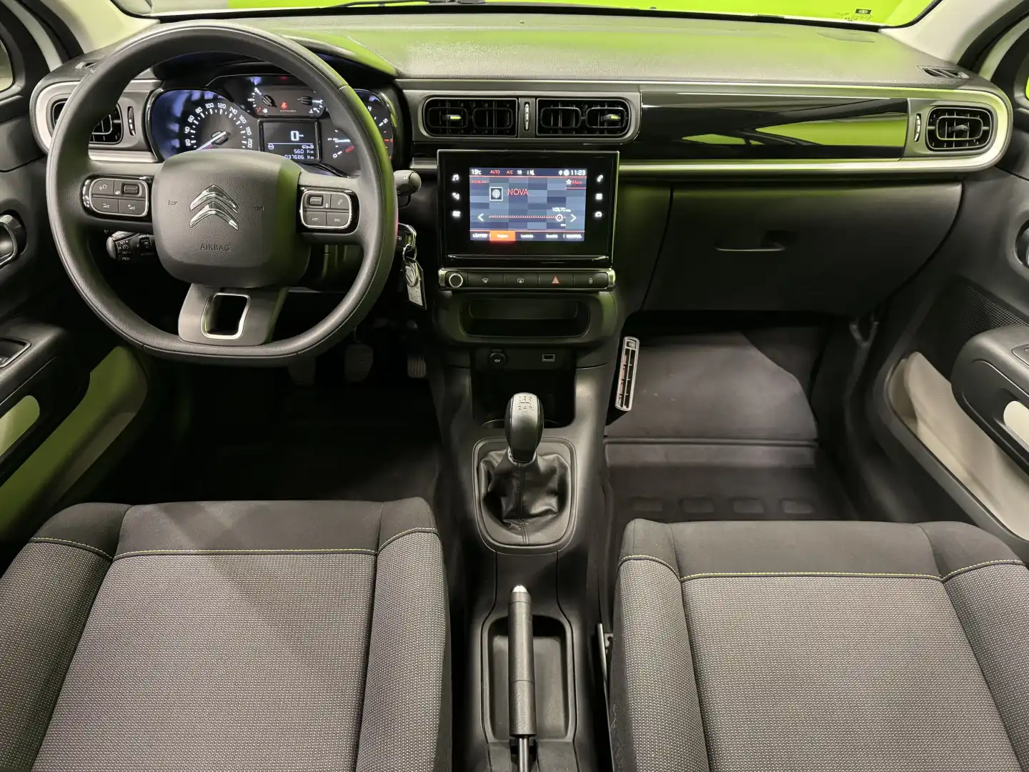 car-image