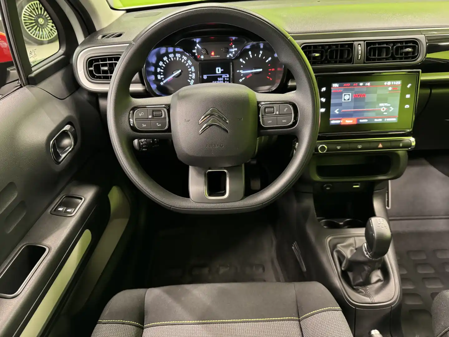 car-image