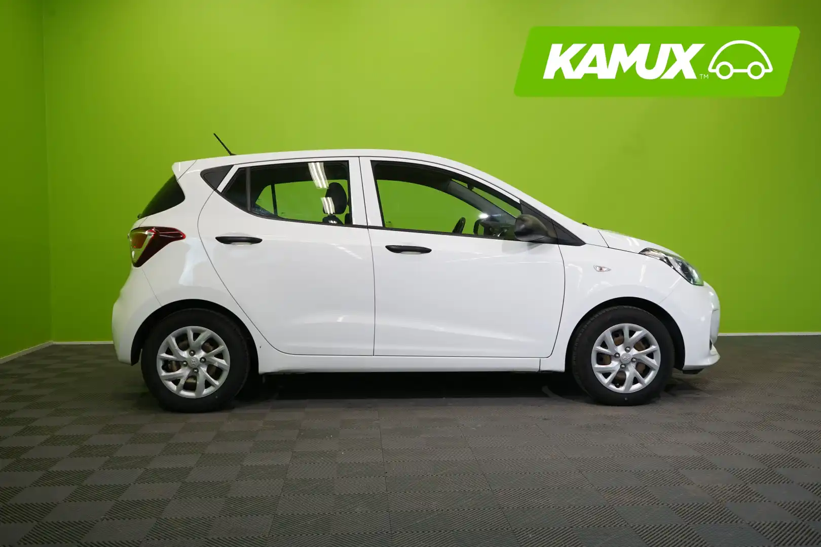 car-image