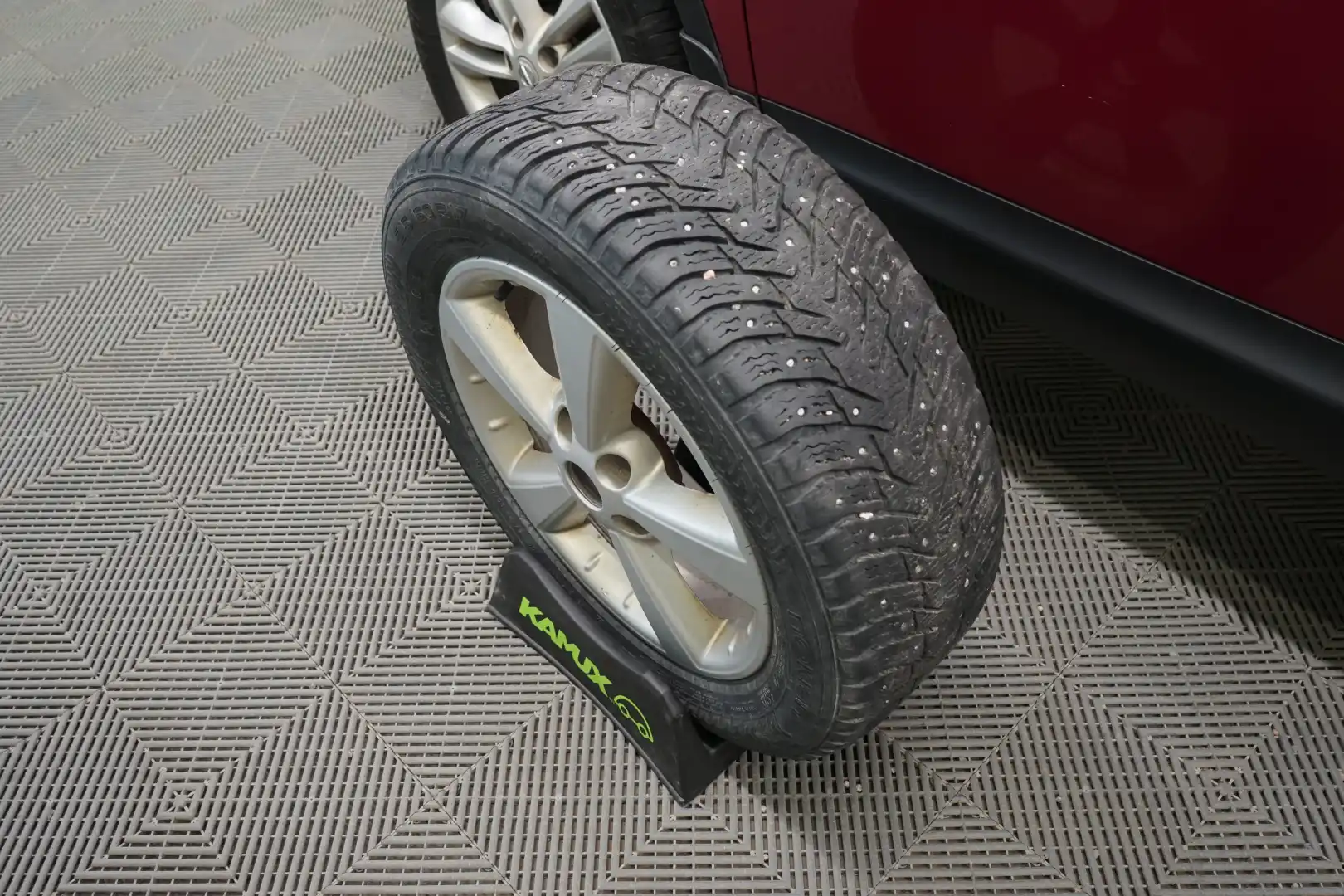 car-image