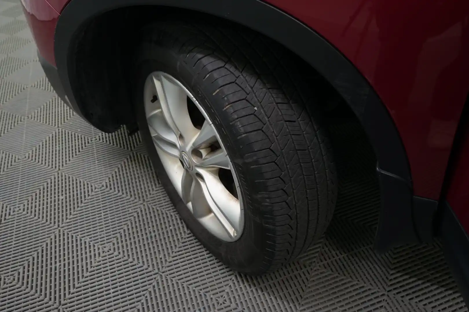 car-image