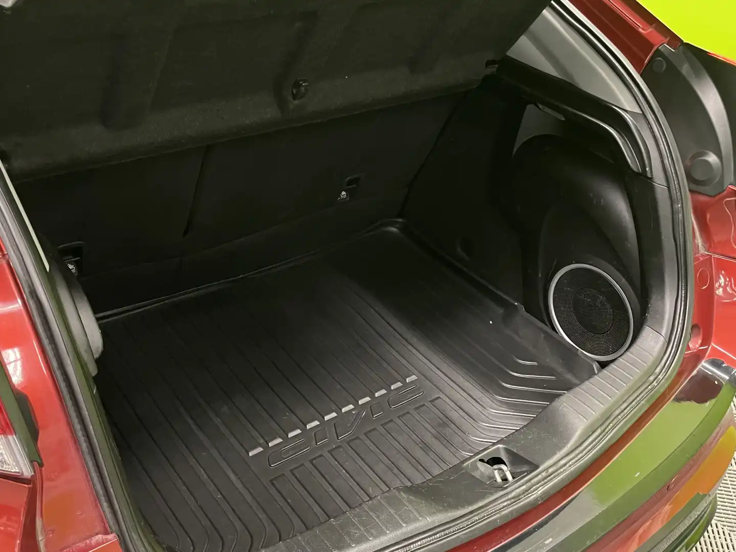 car-image