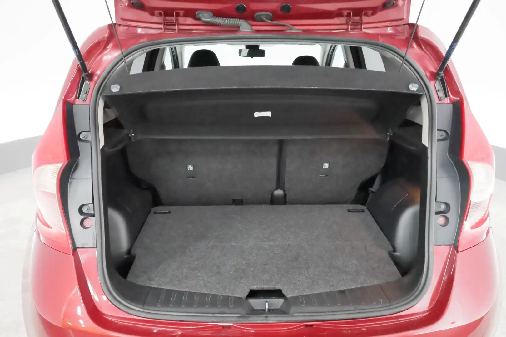 car-image