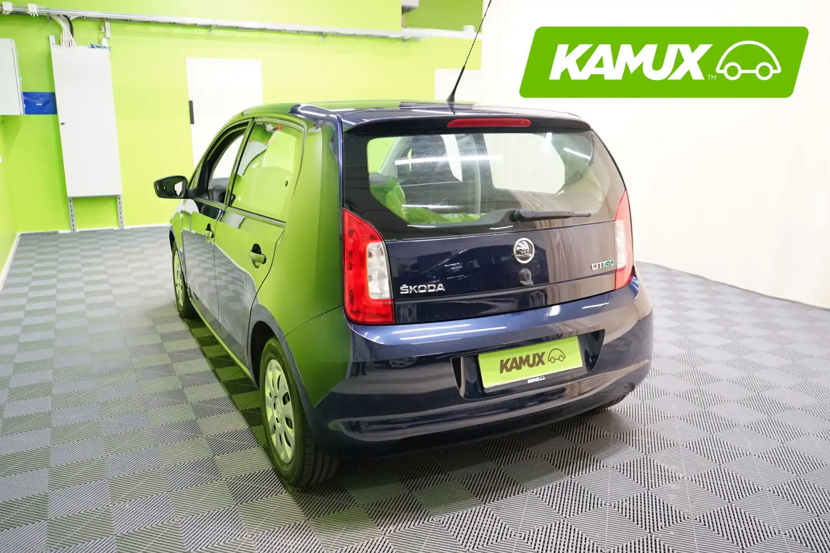 car-image