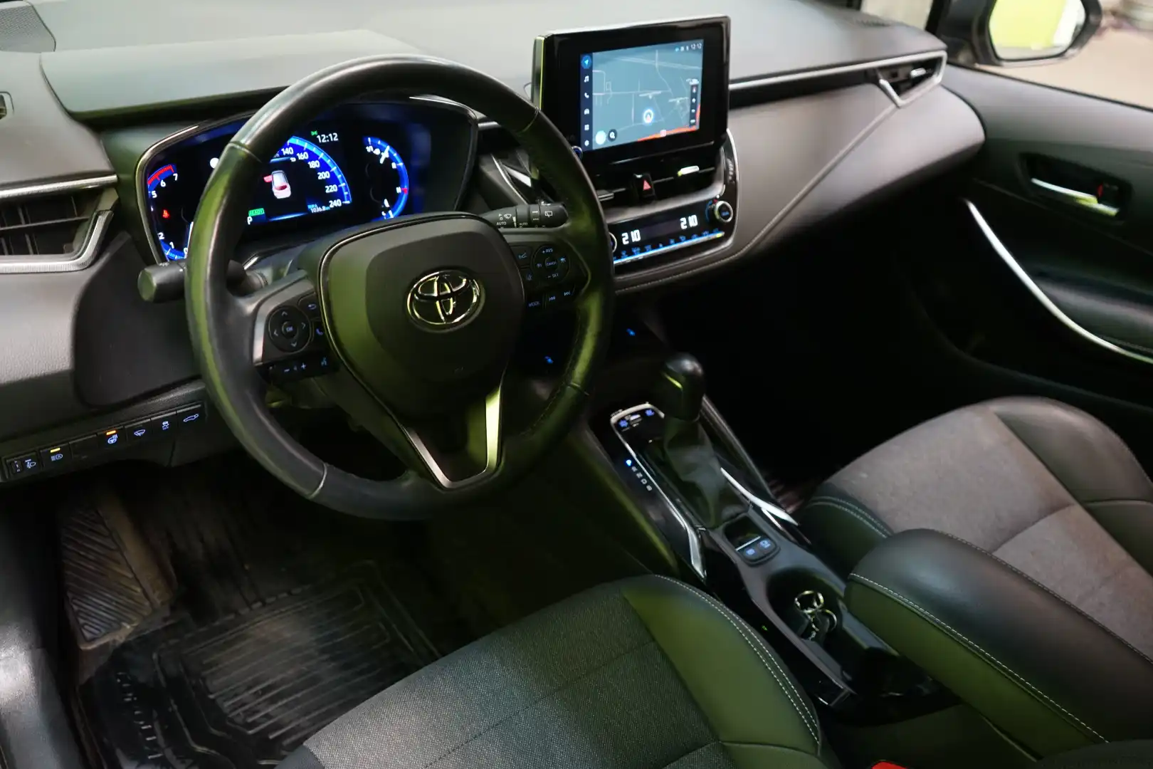 car-image