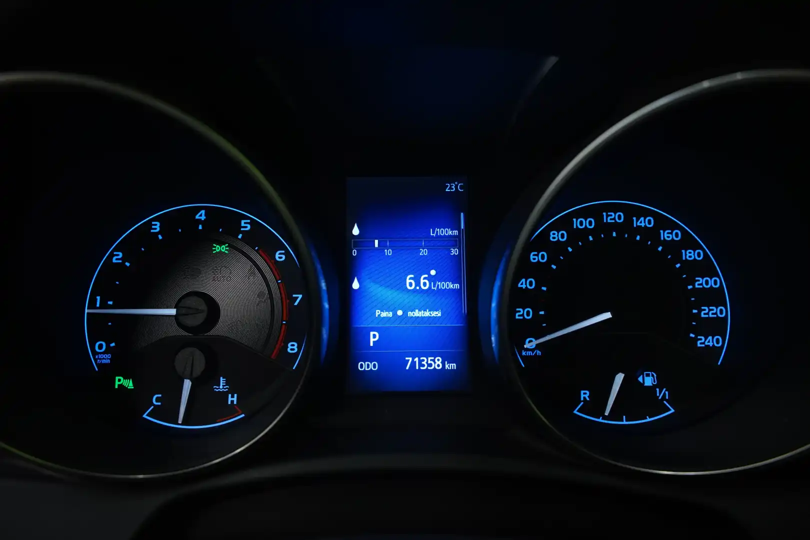 car-image