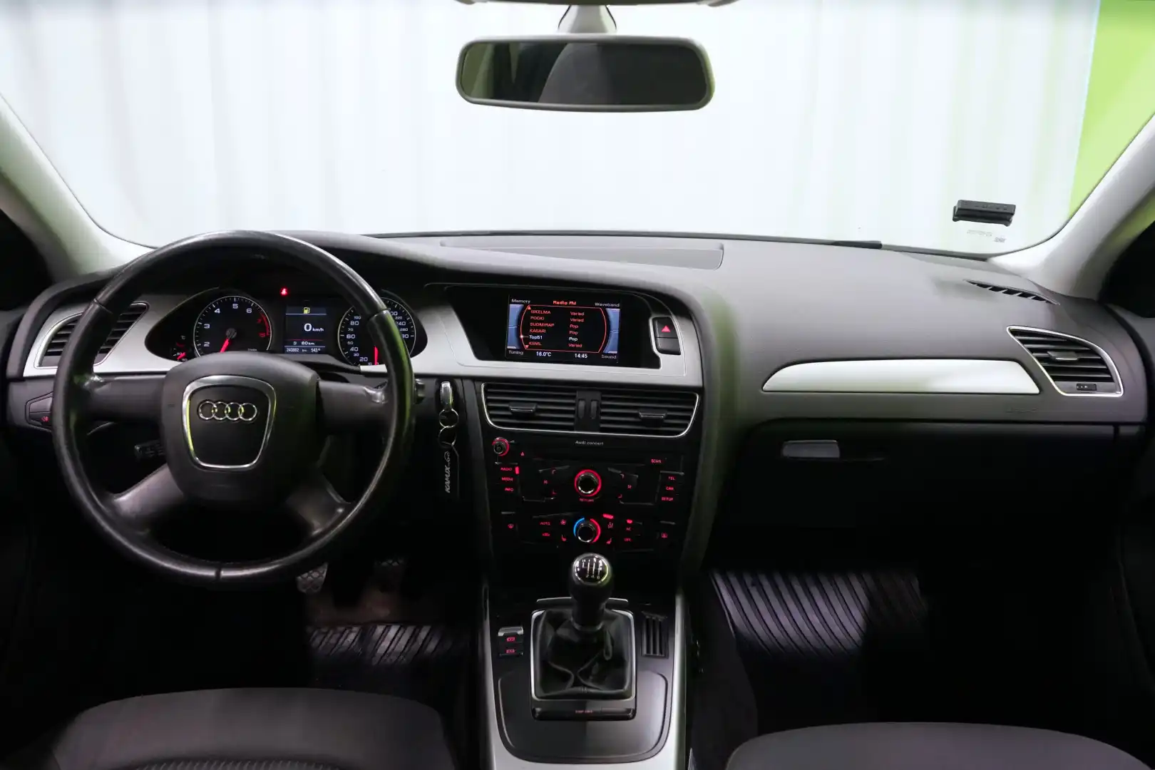 car-image