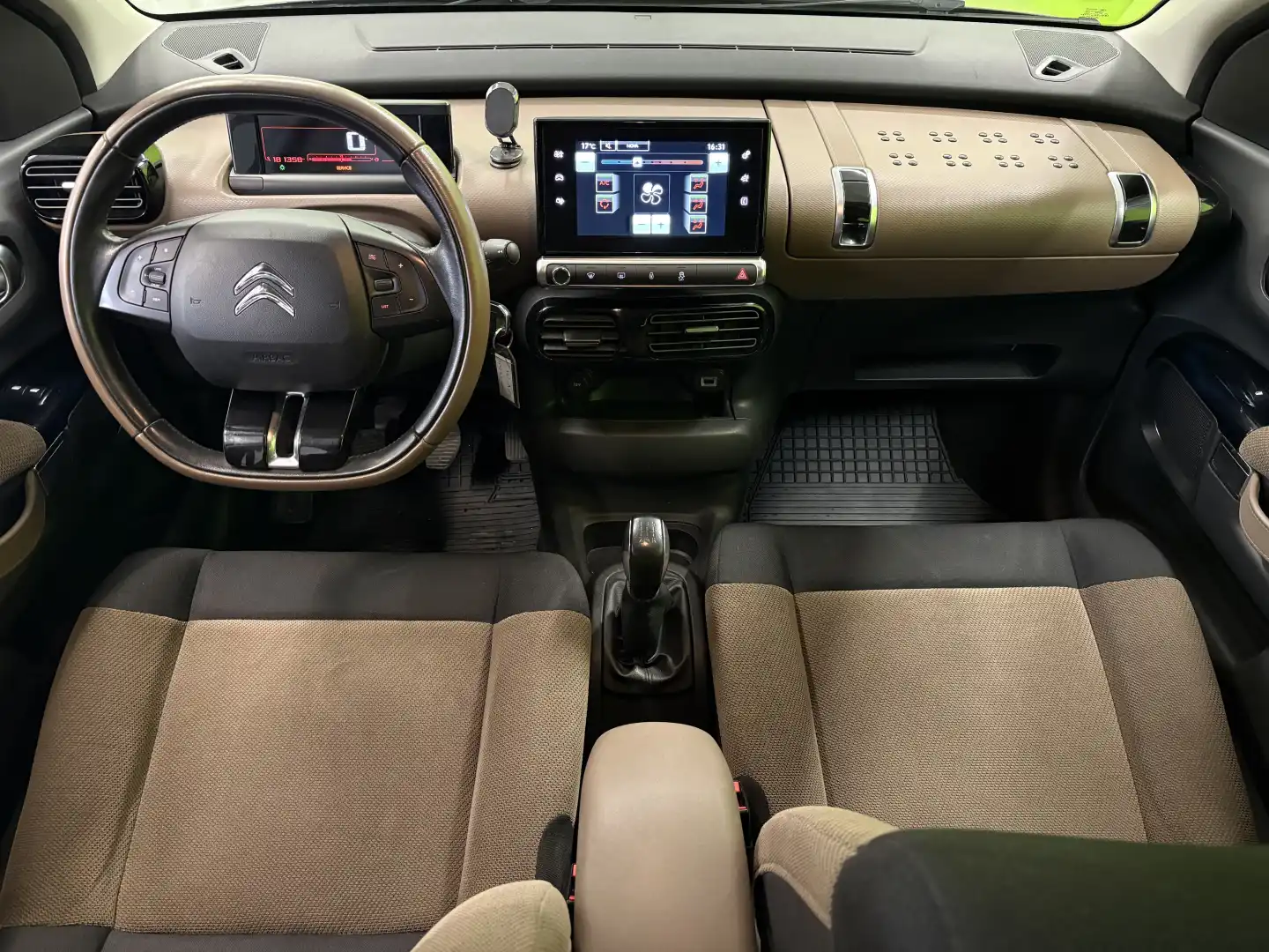 car-image