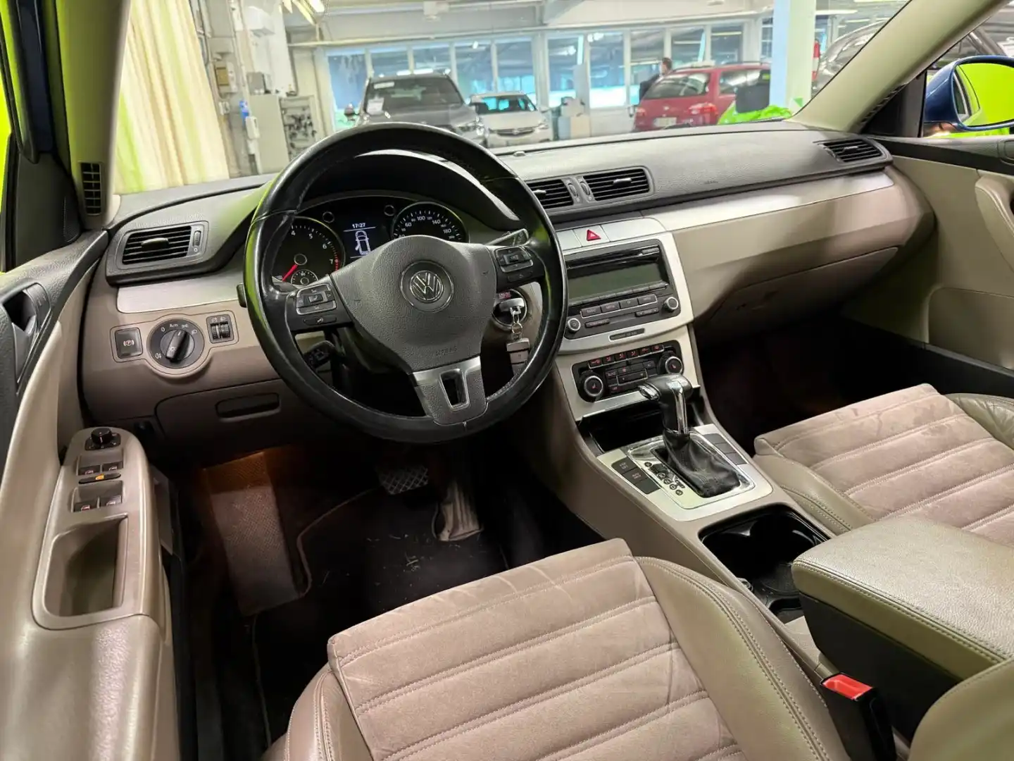 car-image