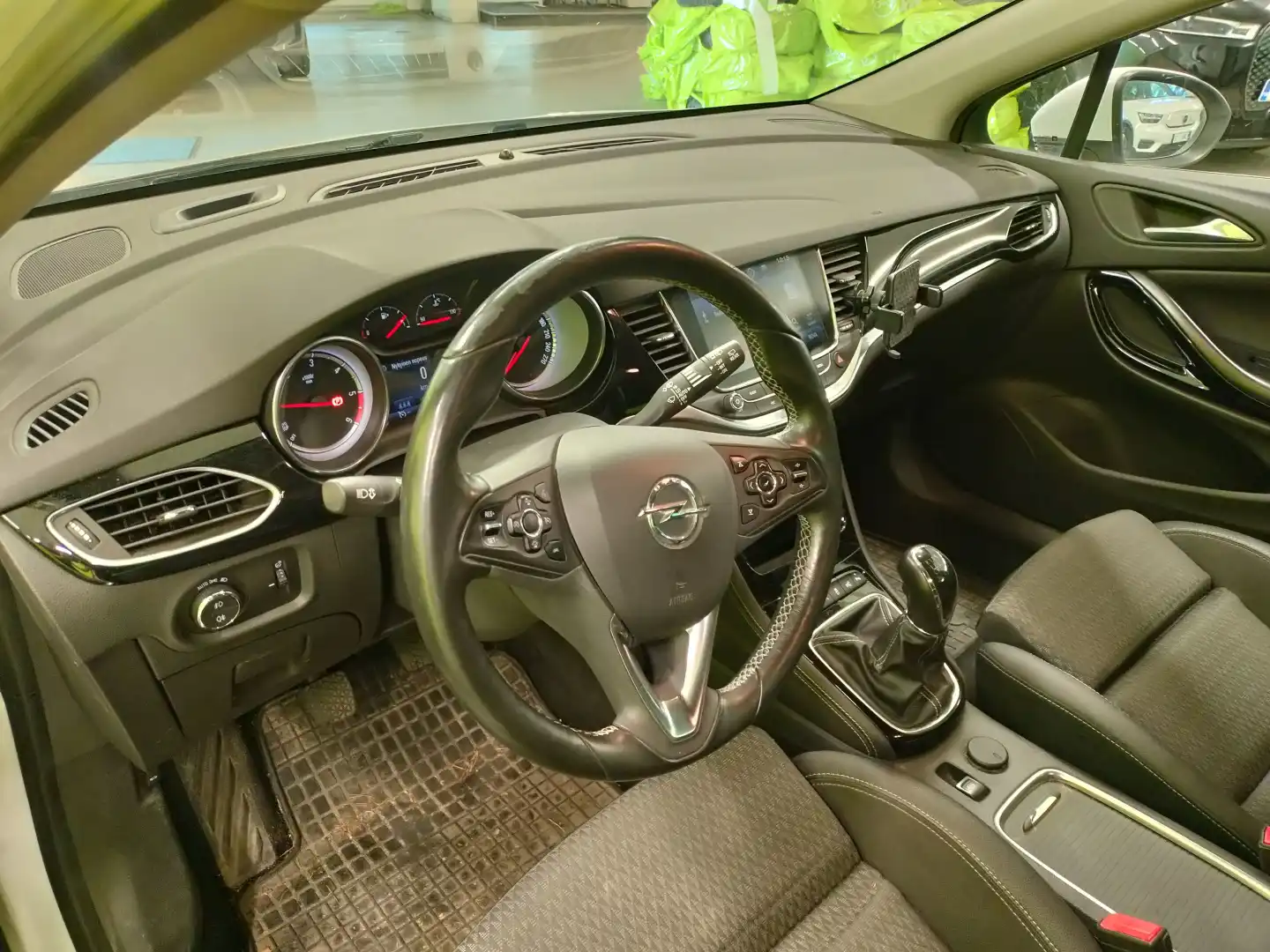 car-image
