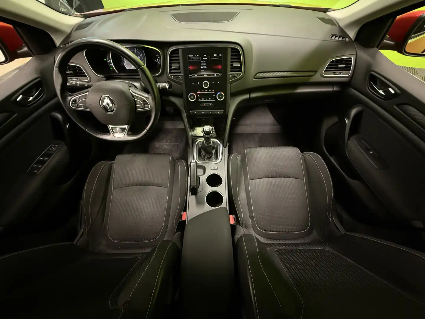 car-image