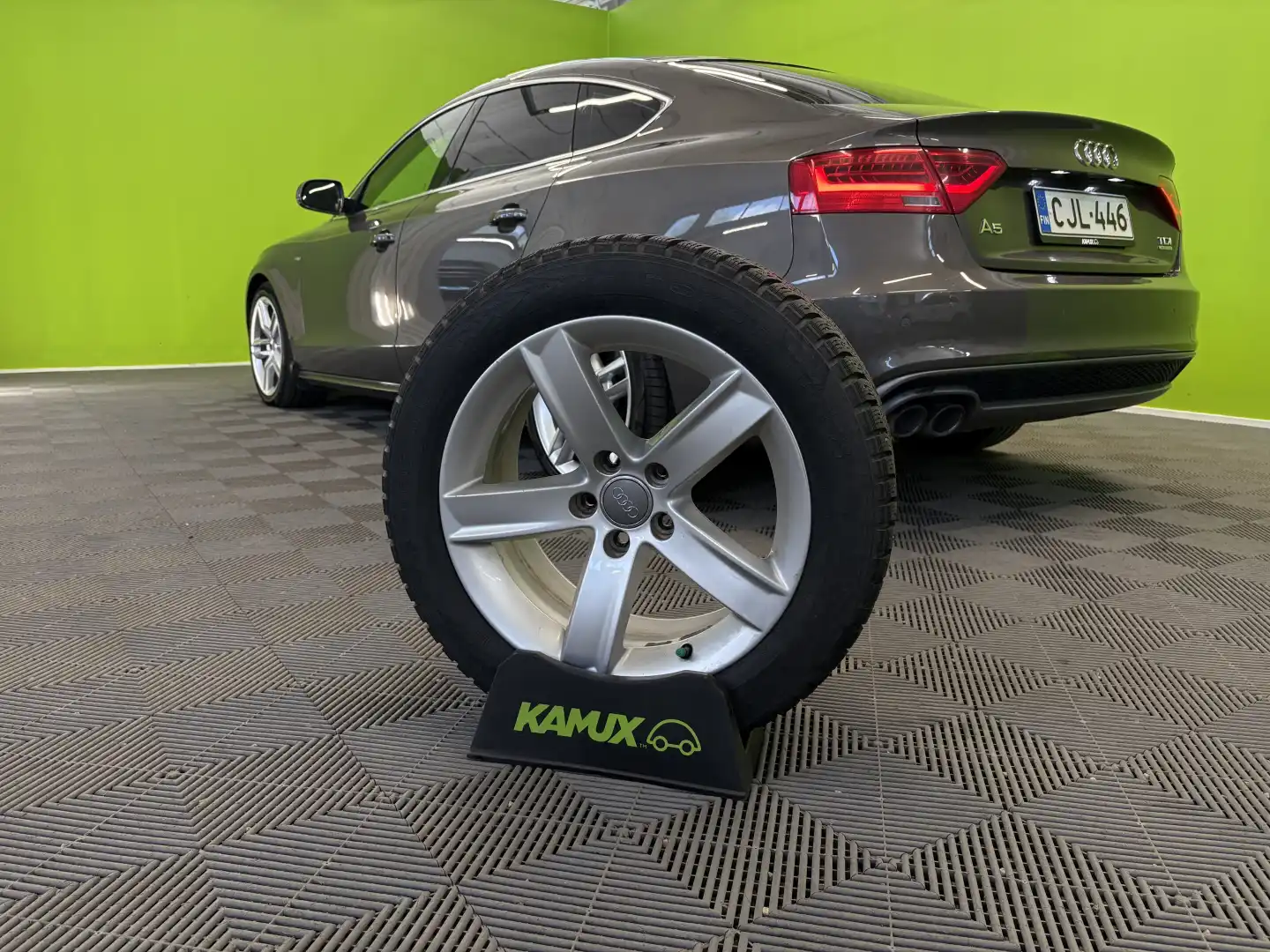 car-image