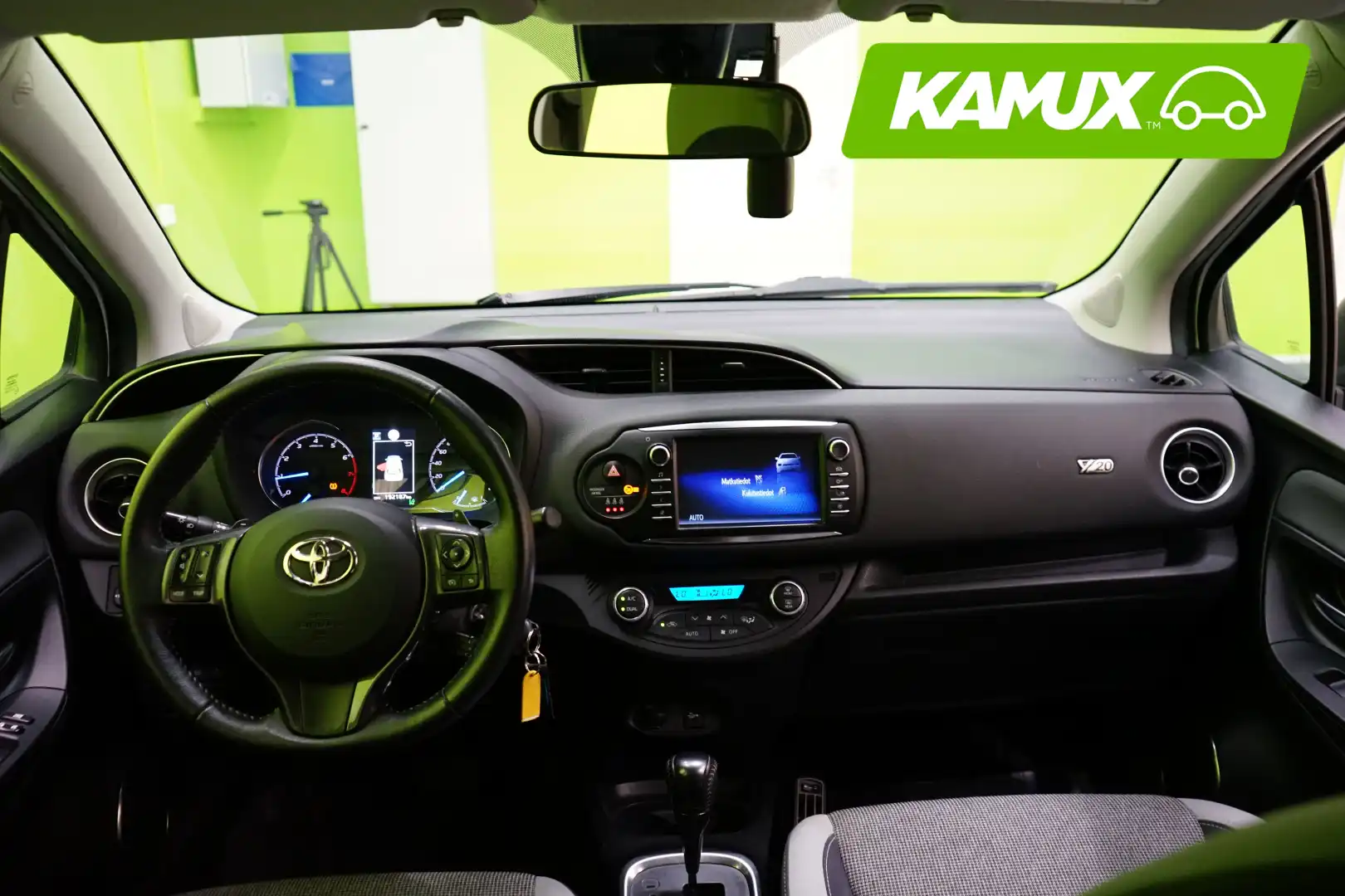 car-image