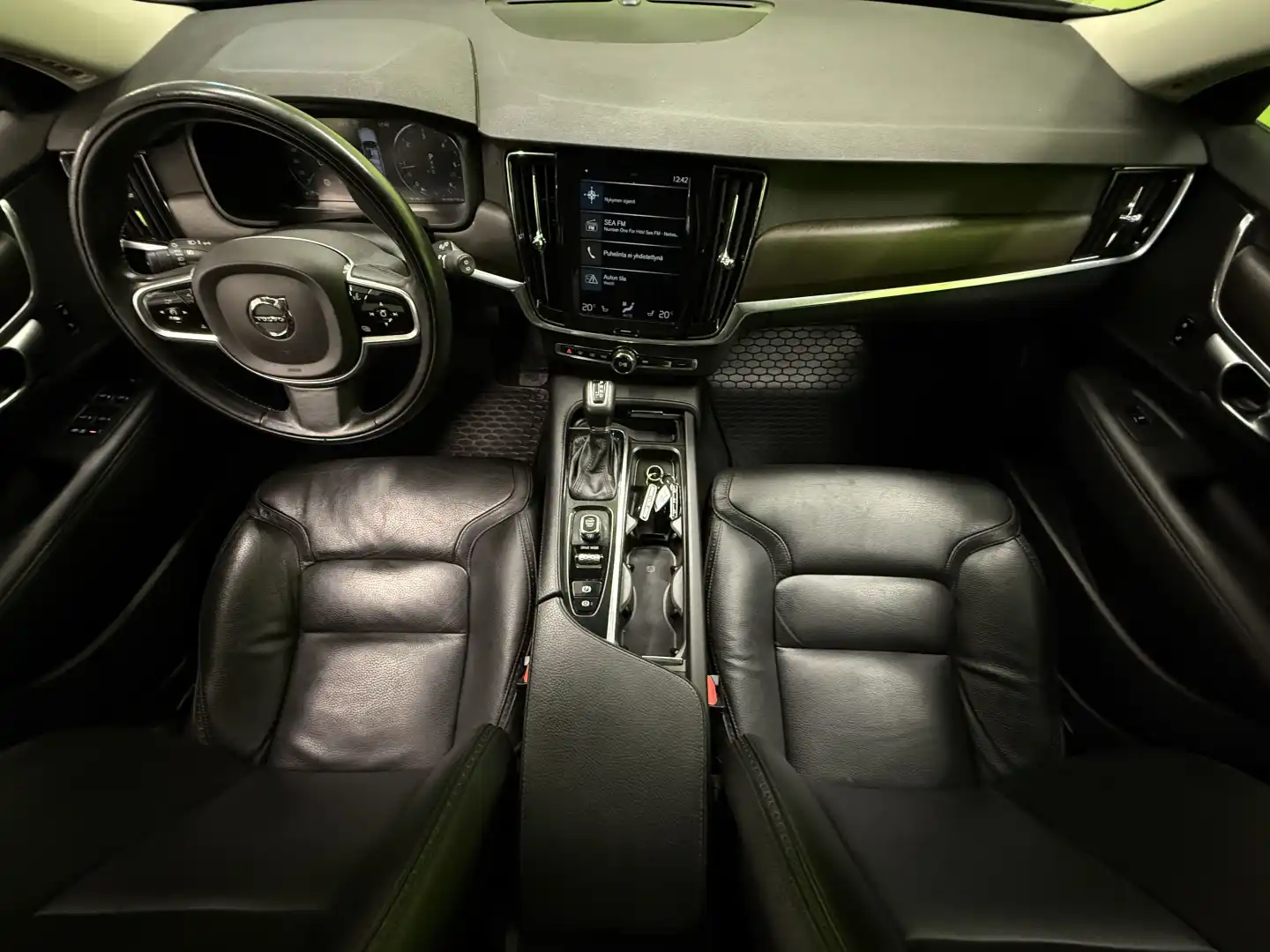 car-image
