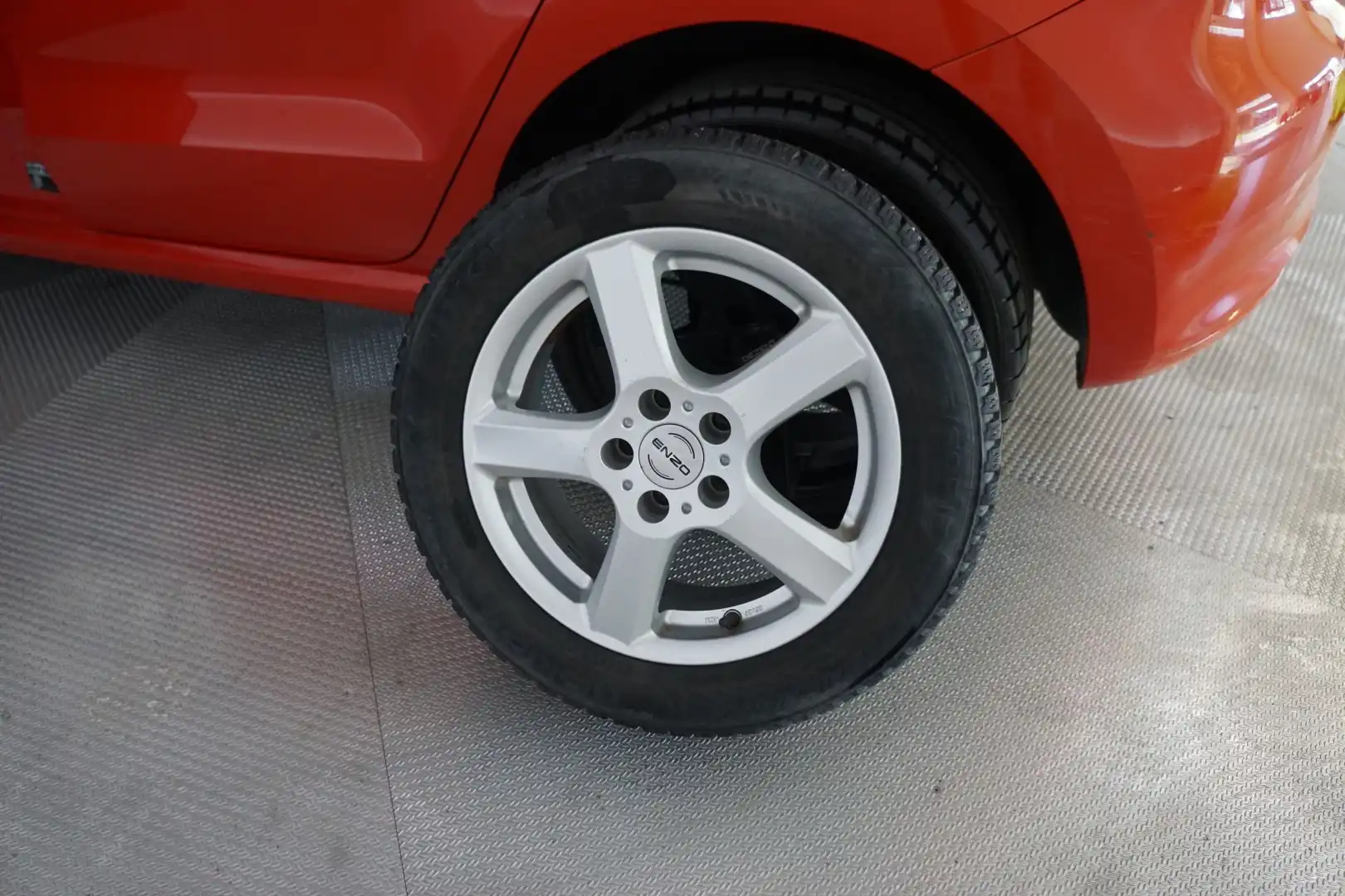 car-image