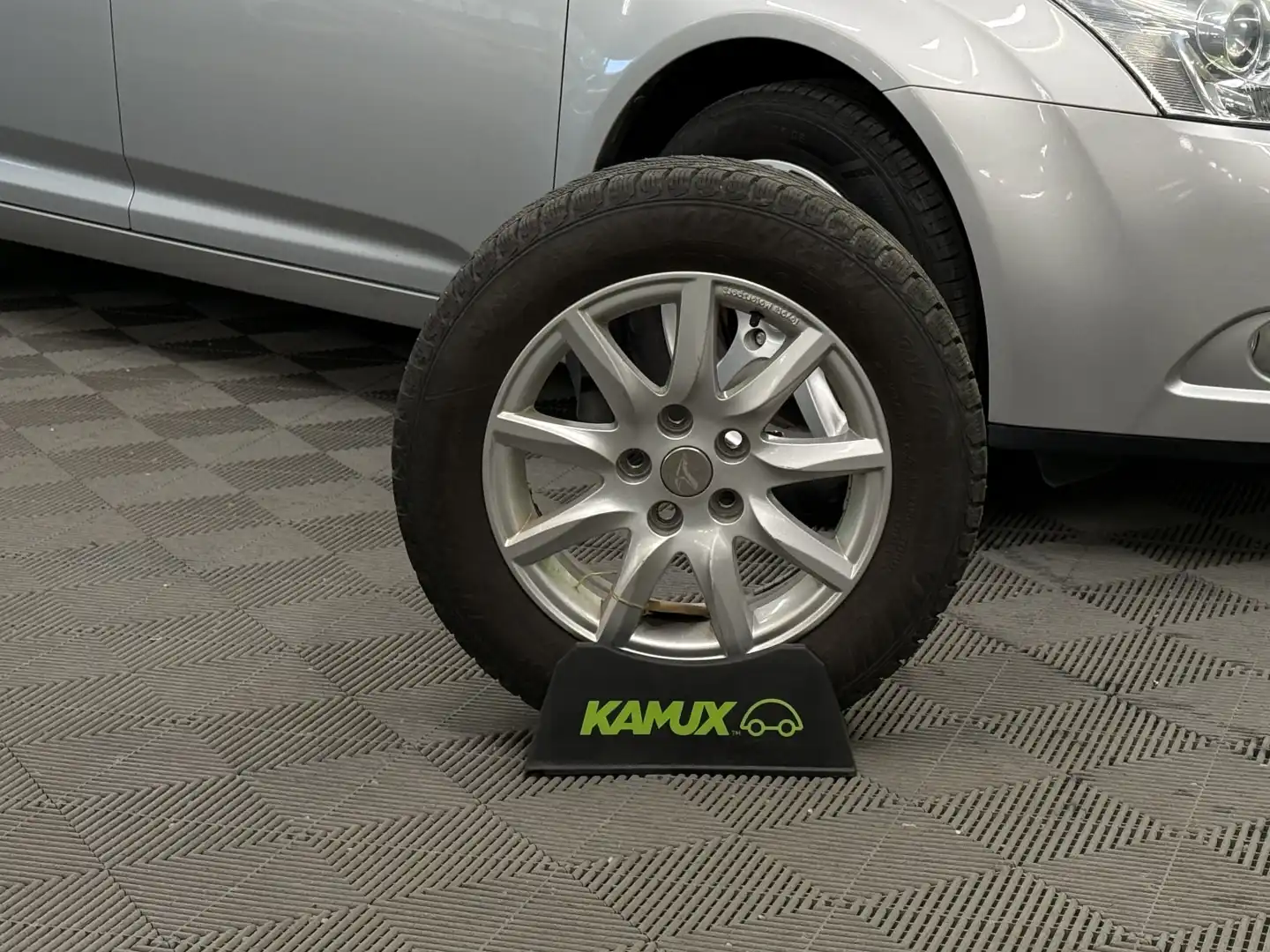 car-image
