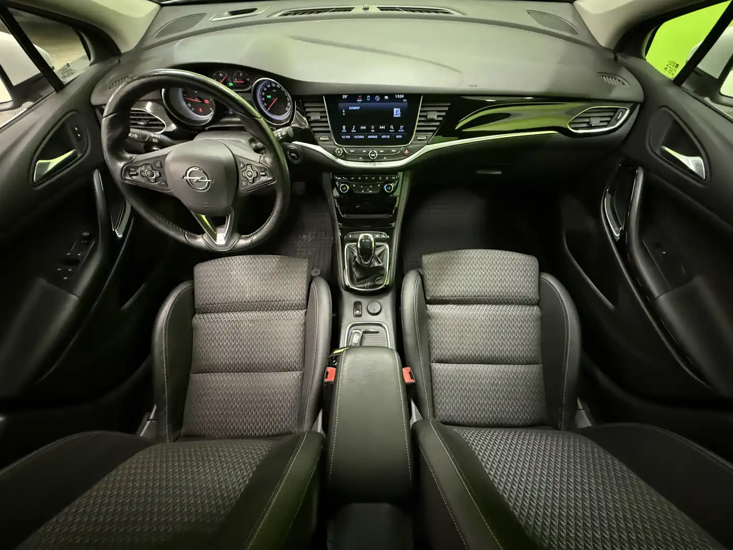 car-image