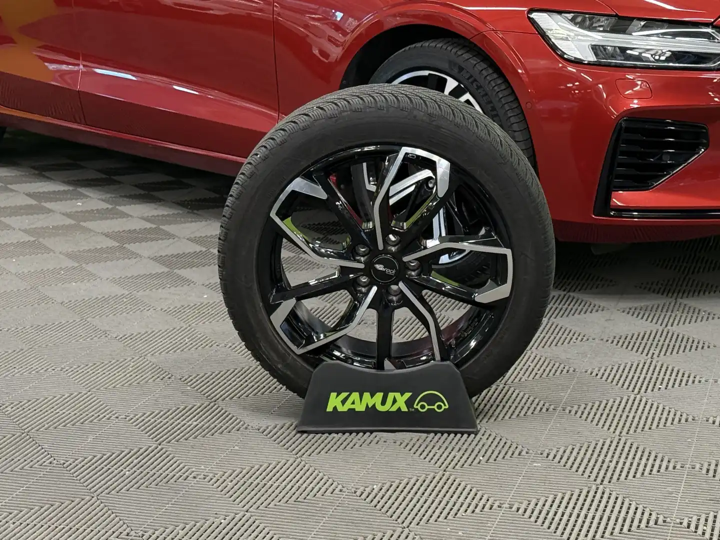 car-image