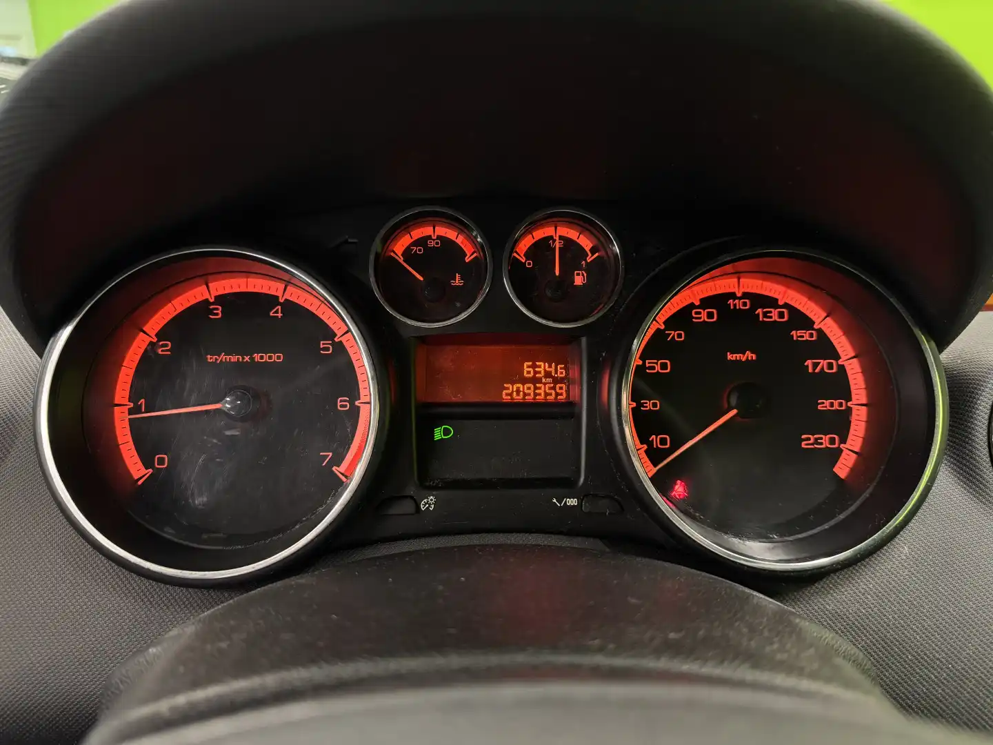 car-image