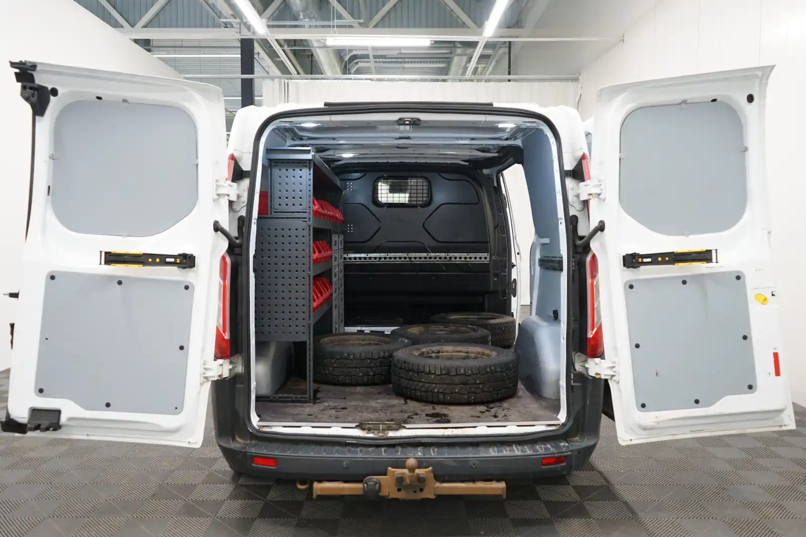 car-image