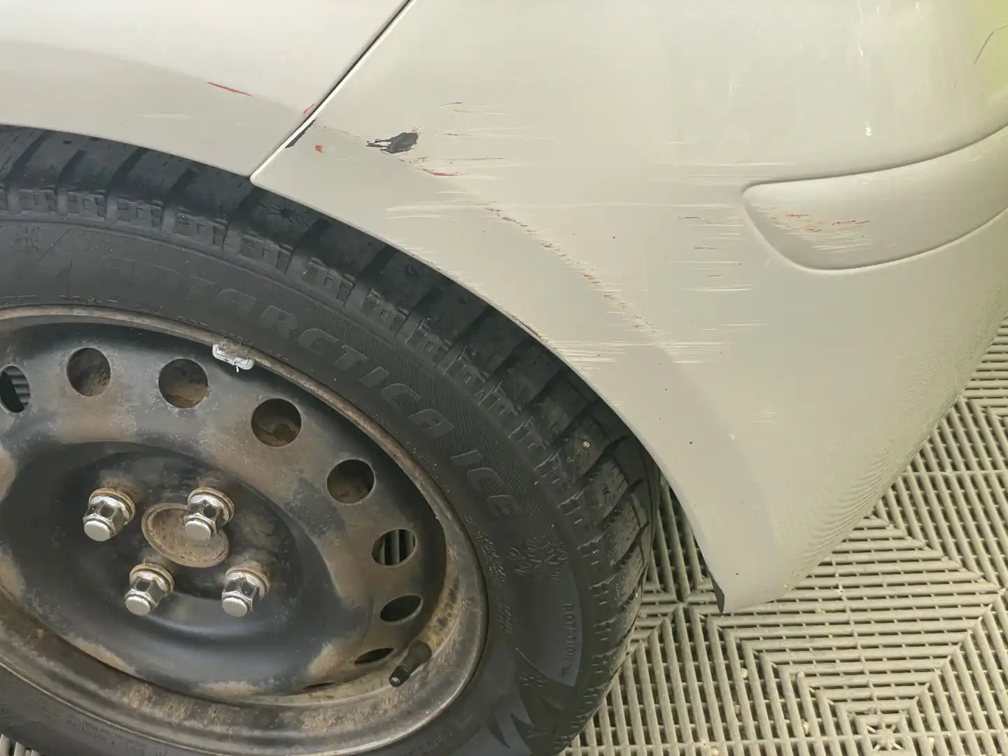 car-image